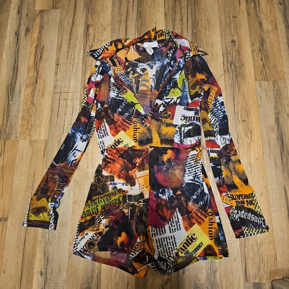 Annes Apparel Sheer Printed Top Size Medium